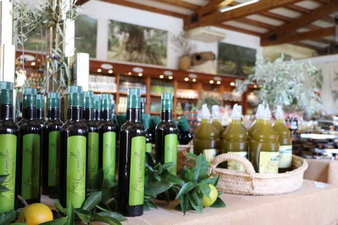 Olivenöl im Verkauf bei Sa Tafona de Caimari