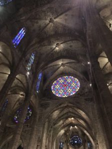 Das Innere der Kathedrale La Seu in Palma