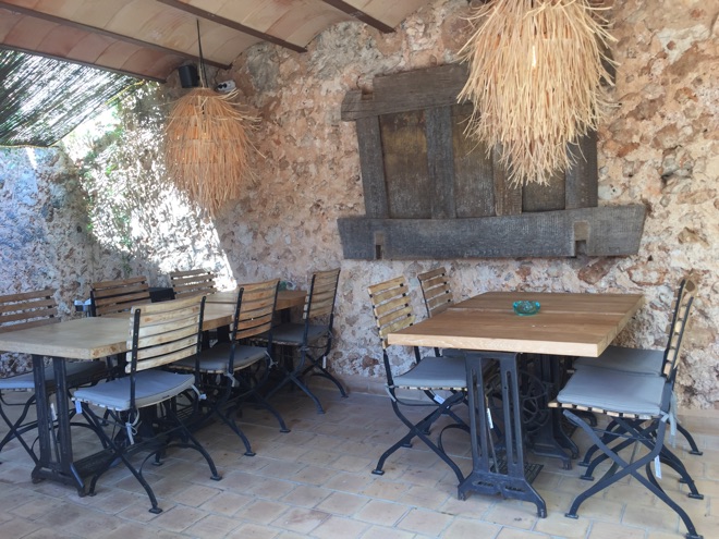 Terrasse im Patio des Livingdreams auf Mallorca